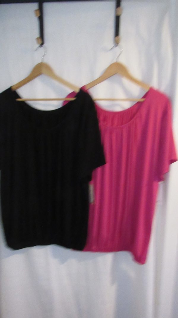 Bundle deal 1 x Cerise and 1 x Black T-shirt One Size fits sizes 18 20 22 - Image 2