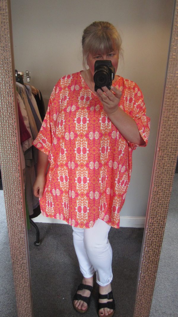 NEW Ladies Women Orange Print V Neck Tunic Top One Size fits sizes 18 20 22 24 NON RETURNABLE - Image 6