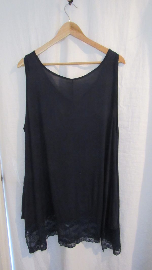New Ladies Navy Blue Lacy Bottom Longer Length Top V Neck One Size fits sizes 18 20 22 - Image 4