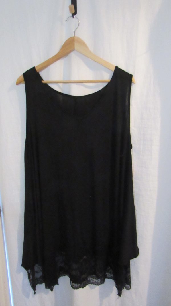 New Ladies  Lacy Bottom Black Longer Length Top V Neck One Size fits sizes 18 20 22