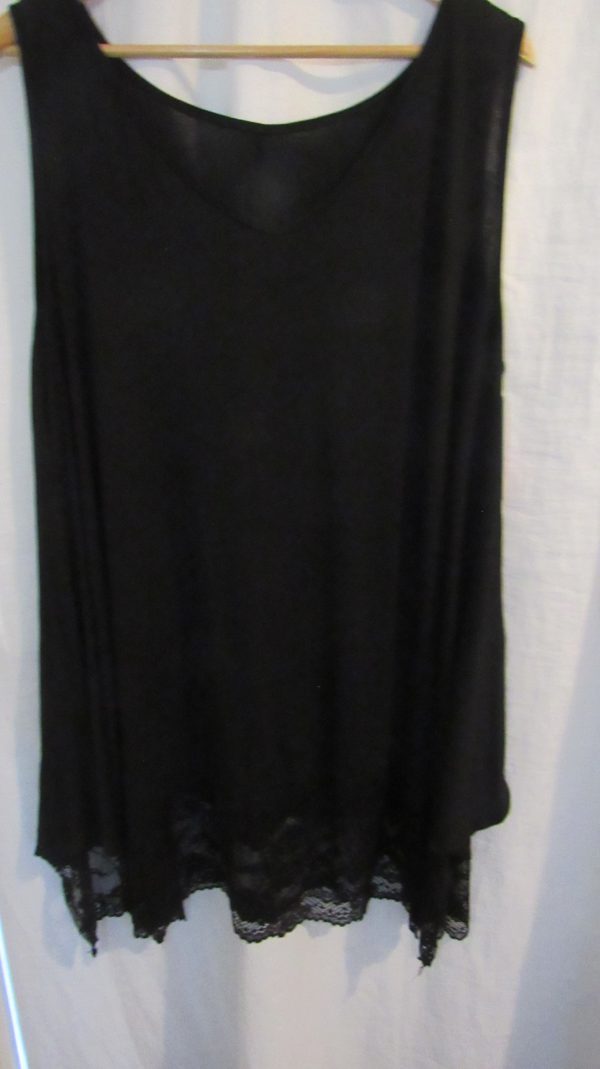 New Ladies  Lacy Bottom Black Longer Length Top V Neck One Size fits sizes 18 20 22 - Image 3