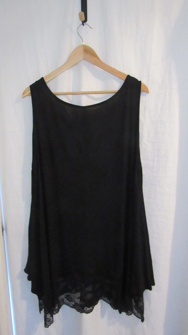 New Ladies  Lacy Bottom Black Longer Length Top V Neck One Size fits sizes 18 20 22 - Image 4