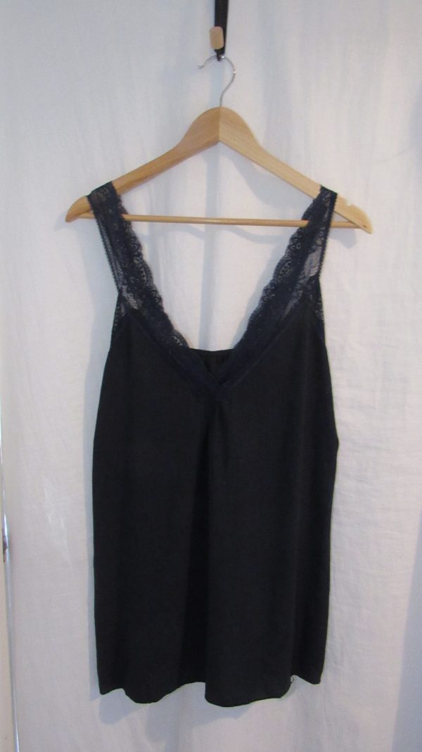 New Ladies Navy Blue Lace Sleeve V Neck Top One Size fits sizes 16 18 20 22