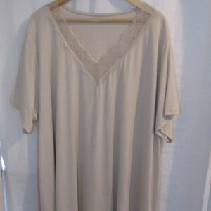 New Ladies Beige V Neck Lacy Tunic Top One Size fits sizes 18 20 22 NON RETURNABLE