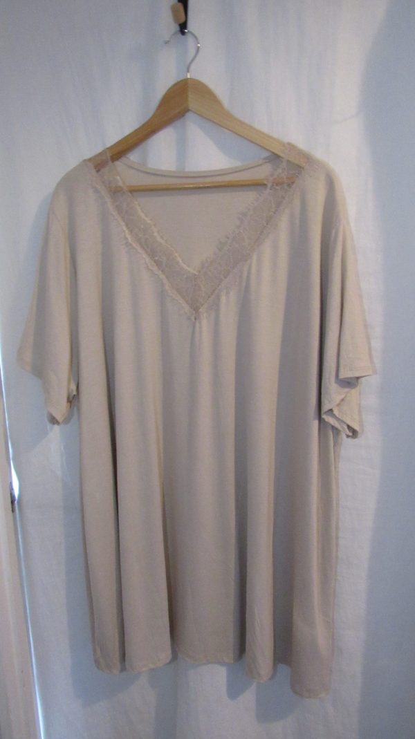 New Ladies Beige V Neck Lacy Tunic Top One Size fits sizes 18 20 22 NON RETURNABLE - Image 5