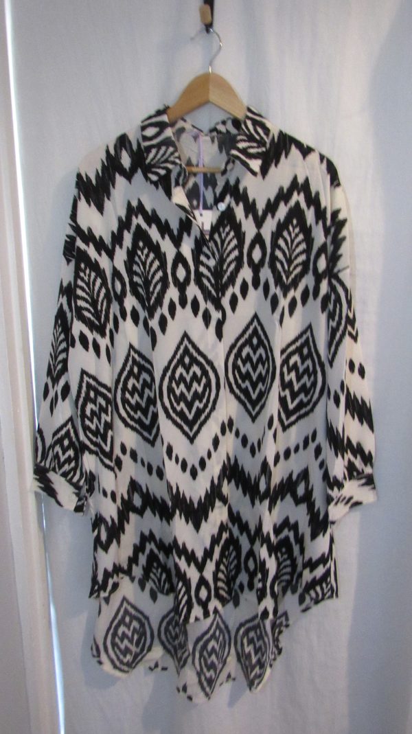 New Ladies White with Black Print Button Up Shirt One size fits sizes 18 20 22