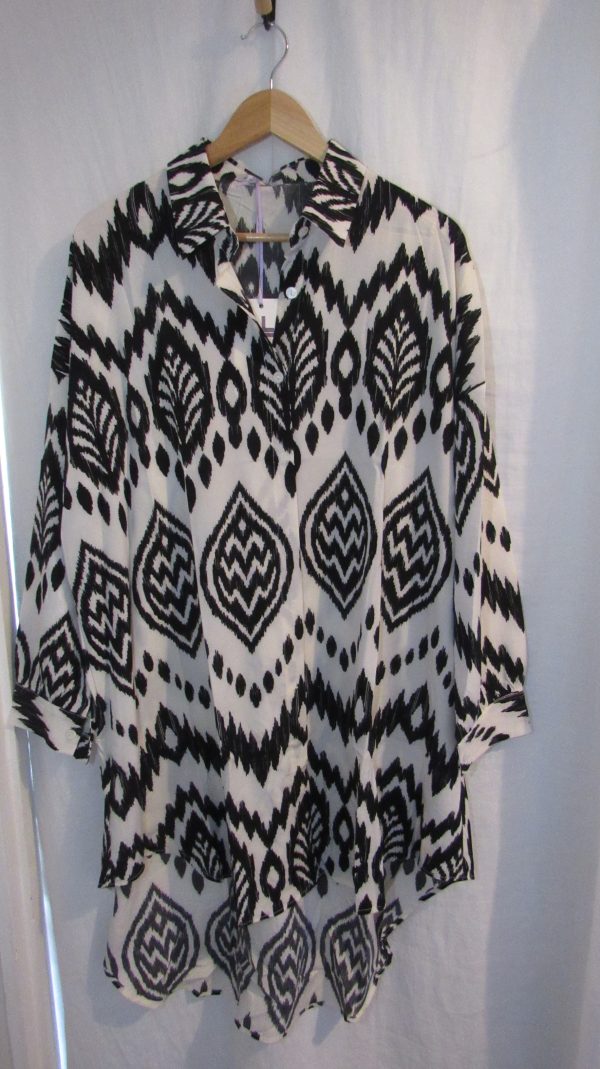 New Ladies White with Black Print Button Up Shirt One size fits sizes 18 20 22 - Image 2