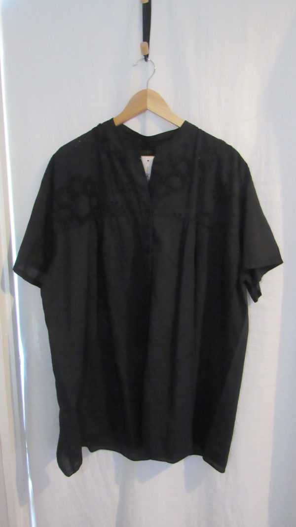 New Ladies Black Embossed Top One Size fits sizes 16 18 20 22