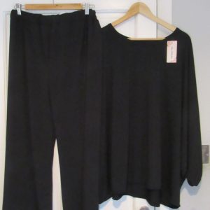New Ladies Black 2 Piece Set One Size fits sizes 16 18 20 22