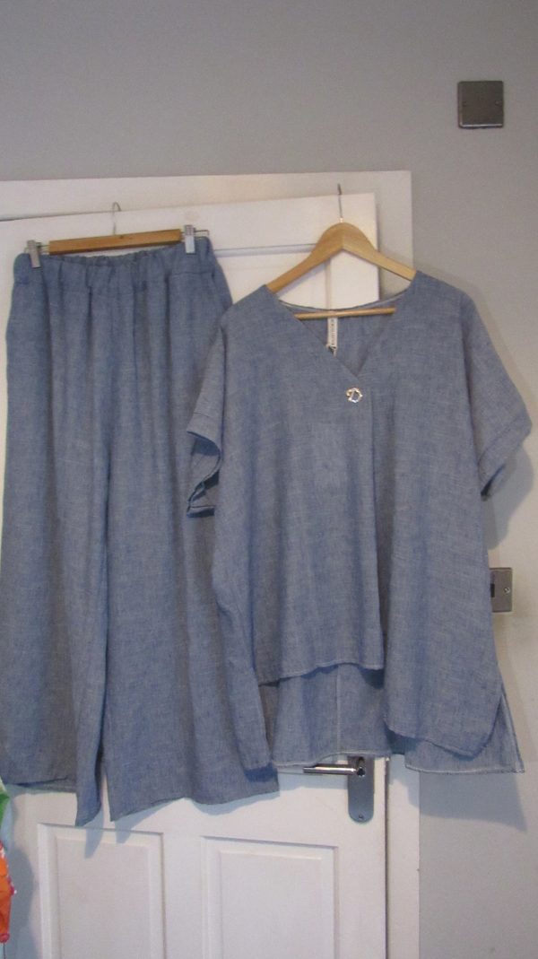 New Ladies Denim Blue Plus Size 2 Piece Set One Size fits sizes 18 20 22 - Image 2