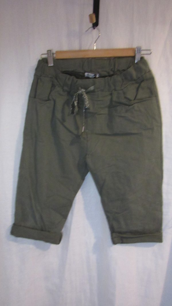NEW Ladies Khaki Magic Shorts One Size Fits sizes 10 12 14 16 18 Size 1