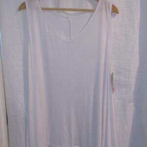 New Ladies Lacy Bottom White Longer Length Top V Neck One Size fits sizes 18 20 22