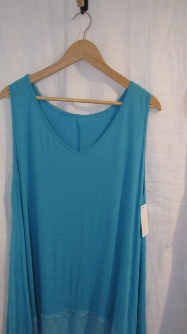 New Ladies Lacy Bottom Turquoise Longer Length Top V Neck One Size fits sizes 18 20 22 - Image 3