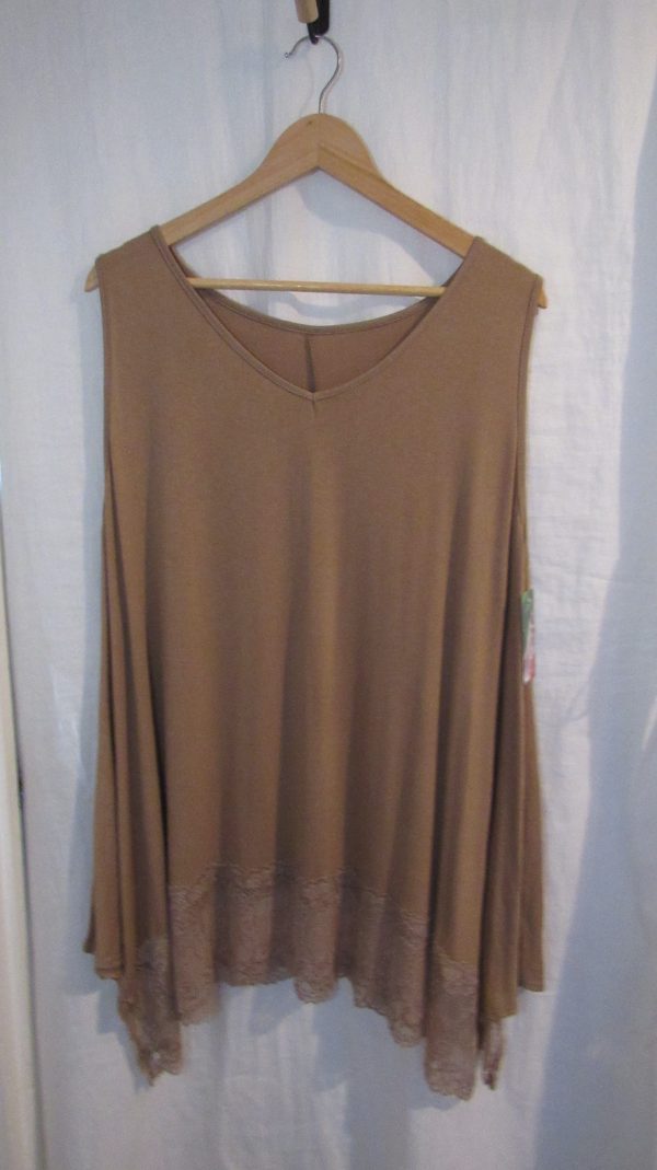 New Ladies Lacy Bottom Mocha Longer Length Top V Neck One Size fits sizes 18 20 22