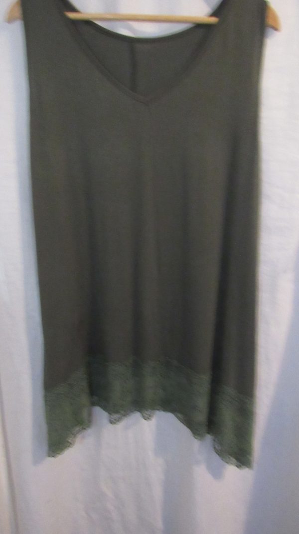 New Ladies Lacy Bottom Khaki Green Longer Length Top V Neck One Size fits sizes 18 20 22 - Image 4