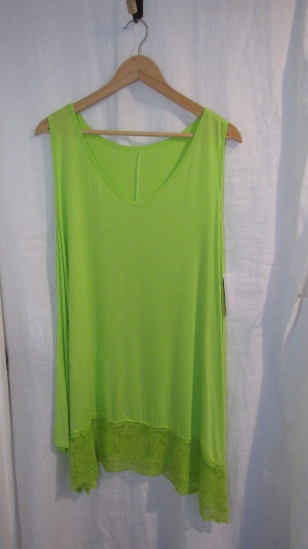 New Ladies Lacy Bottom Lime Longer Length Top V Neck One Size fits sizes 18 20 22