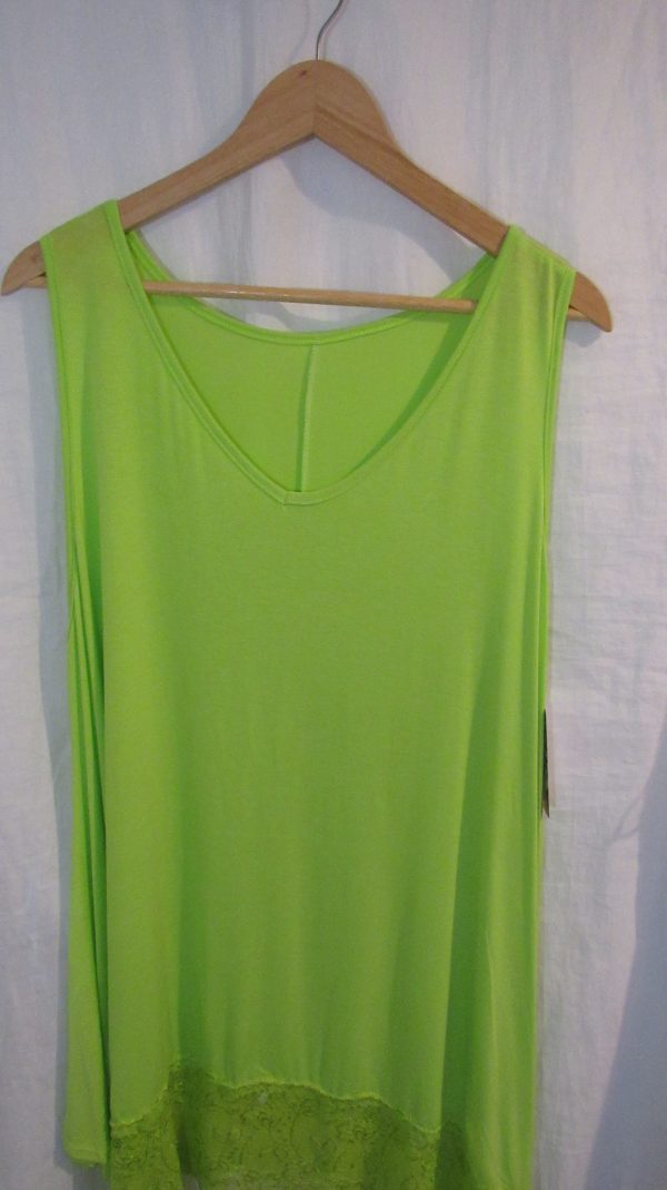 New Ladies Lacy Bottom Lime Longer Length Top V Neck One Size fits sizes 18 20 22 - Image 3