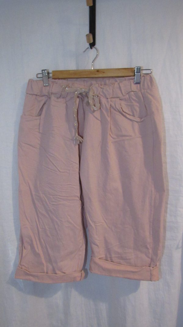 NEW Ladies Pale Pink Magic Shorts Plus Size One Size Fits sizes 18 20 22 Size 2