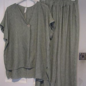 New Ladies Khaki Green Plus Size 2 Piece Set One Size fits sizes 18 20 22