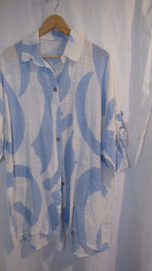 New Ladies Pale Blue White Swirl Button Up Cheesecloth Shirt One Size fits sizes 18 20 22 - Image 4