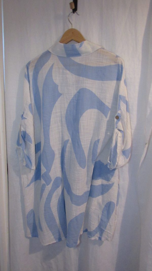 New Ladies Pale Blue White Swirl Button Up Cheesecloth Shirt One Size fits sizes 18 20 22 - Image 5