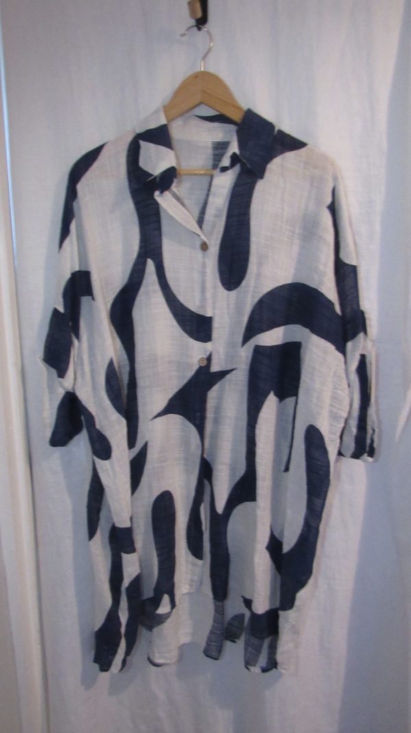 New Ladies Darker Blue White Swirl Button Up Cheesecloth Shirt One Size fits sizes 18 20 22
