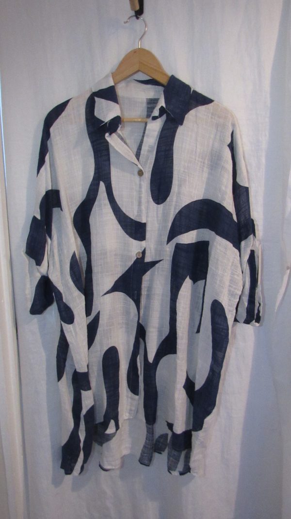 New Ladies Darker Blue White Swirl Button Up Cheesecloth Shirt One Size fits sizes 18 20 22 - Image 2