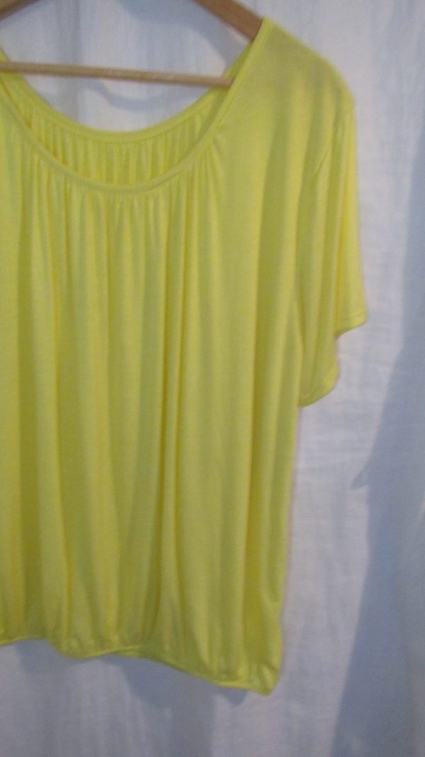New Ladies Yellow Elasticated Bottom Top One size fits sizes 16 18 20 22 Plus Size - Image 3