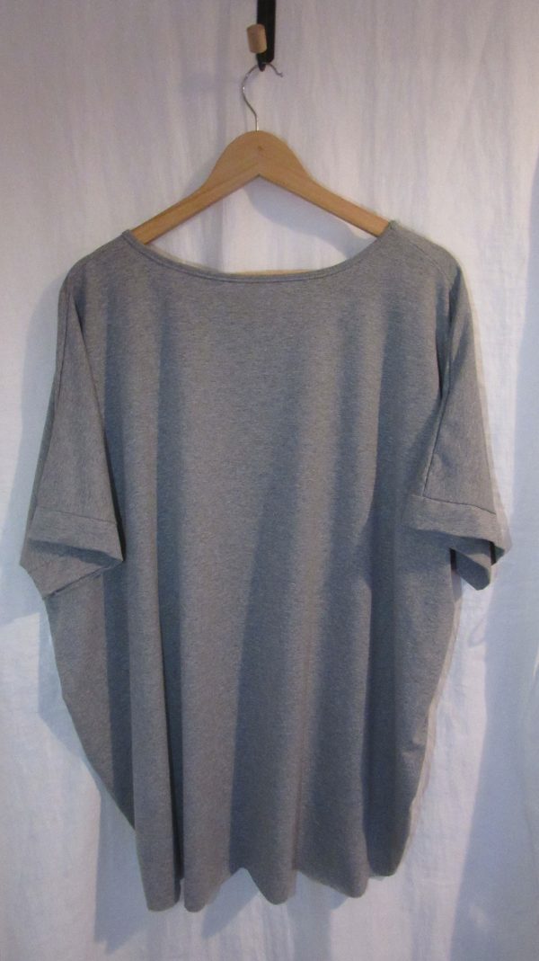 New Ladies Grey Amour t-shirt One size fits sizes 18 20 22 - Image 4