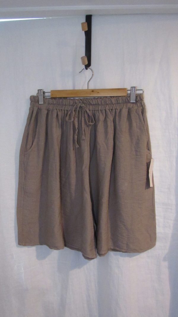 New Ladies Mocha Pocket Shorts One size fits sizes 16 18 20 22 - Image 2