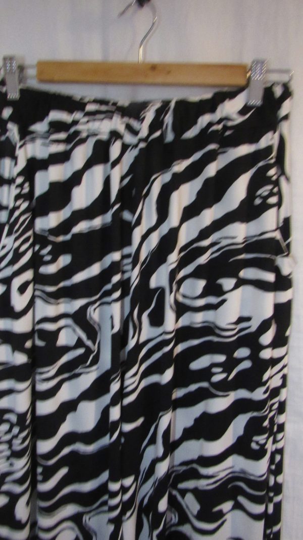 New Ladies Black White Silky Palazzo Wide Leg Trousers One size fits sizes 18 20 22 - Image 3
