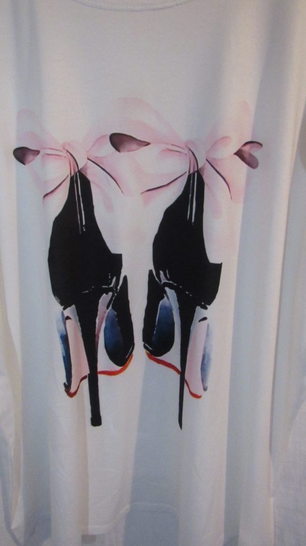 New Ladies White Shoe Bow Print T-shirt One Size fits sizes 16 18 20 22 - Image 3