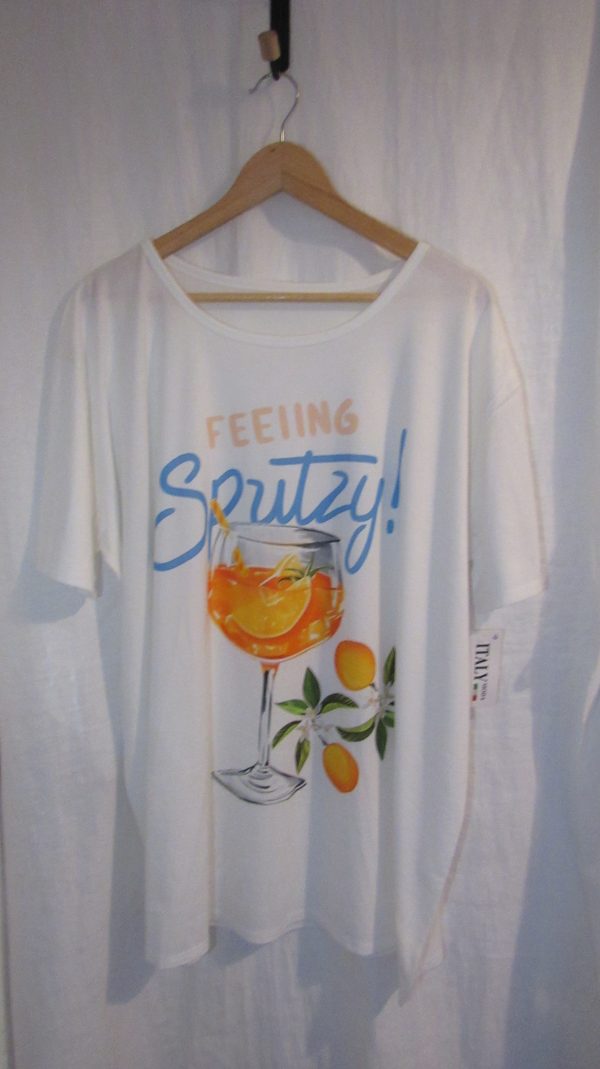 New Ladies White Glass Print T-shirt One Size fits sizes 16 18 20 22