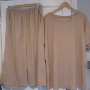New Ladies Beige 2 Piece Set One Size fits sizes 18 20 22
