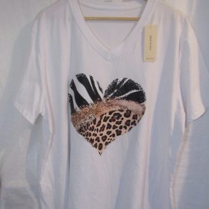 SALE SALE SALE New Ladies Women White Heart V Neck T-shirt One Size Fits 18 20 22 NON RETURNABLE