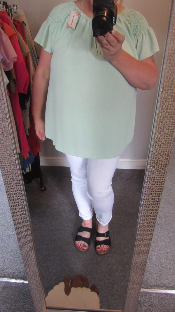 New Ladies Sage Ruffle Sleeve Top One Size fits sizes 16 18 20 22 - Image 6