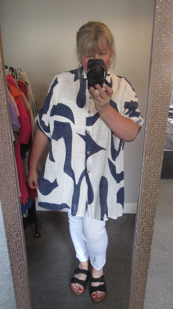 New Ladies Darker Blue White Swirl Button Up Cheesecloth Shirt One Size fits sizes 18 20 22 - Image 6