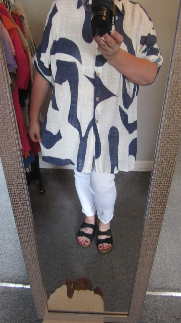 New Ladies Darker Blue White Swirl Button Up Cheesecloth Shirt One Size fits sizes 18 20 22 - Image 7