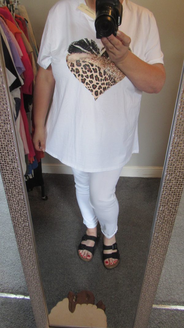 New Ladies Women White Heart V Neck T-shirt One Size Fits 18 20 22 - Image 6