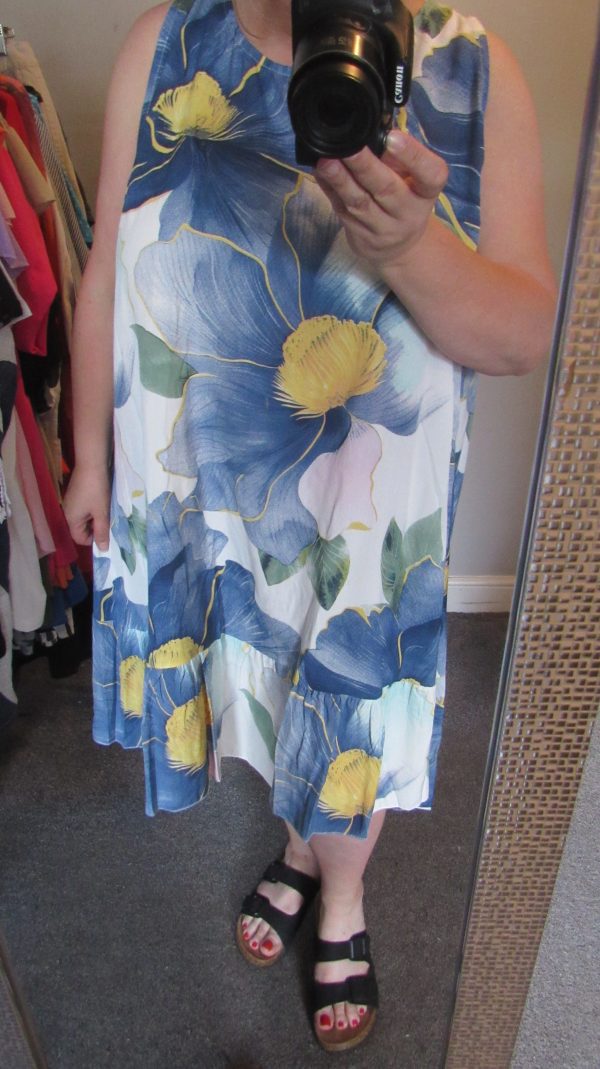 New Ladies Blue Floral Sleeveless Sun Dress One Size fits sizes 18 20 22 - Image 9