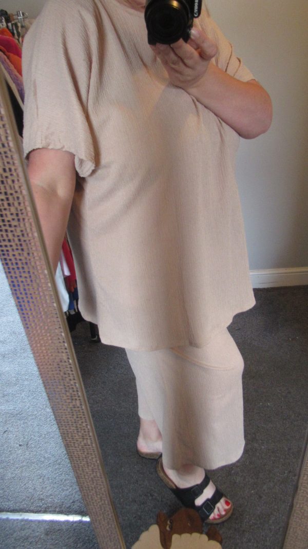 New Ladies Beige 2 Piece Set One Size fits sizes 18 20 22 - Image 7