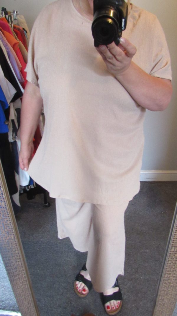 New Ladies Beige 2 Piece Set One Size fits sizes 18 20 22 - Image 8