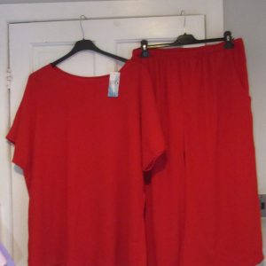 New Ladies Red 2 Piece Set One Size fits sizes 18 20 22