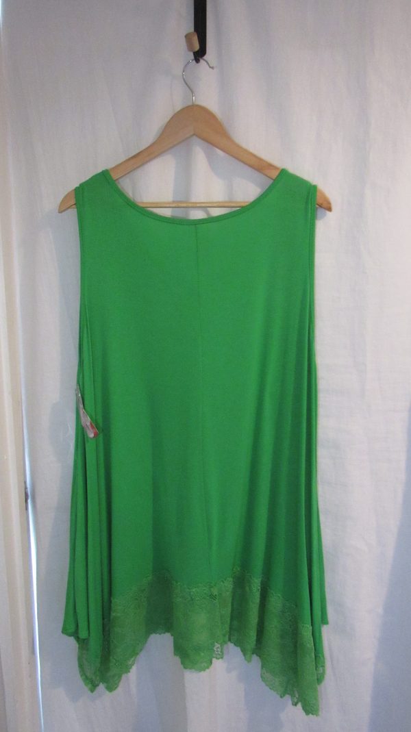 New Ladies Lacy Bottom Green Longer Length Top V Neck One Size fits sizes 18 20 22 - Image 5