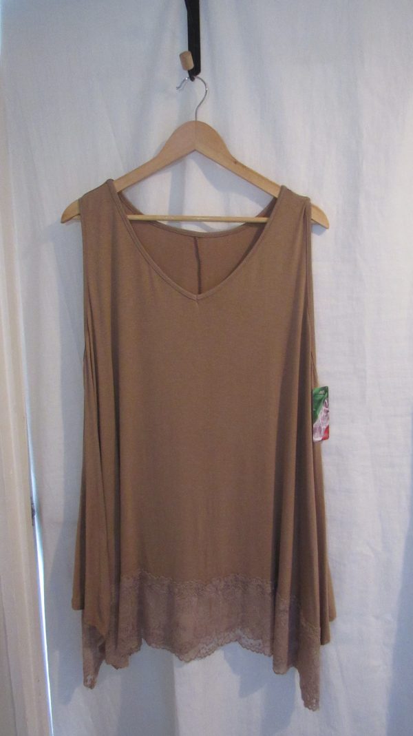 New Ladies Lacy Bottom Camel Longer Length Top V Neck One Size fits sizes 18 20 22