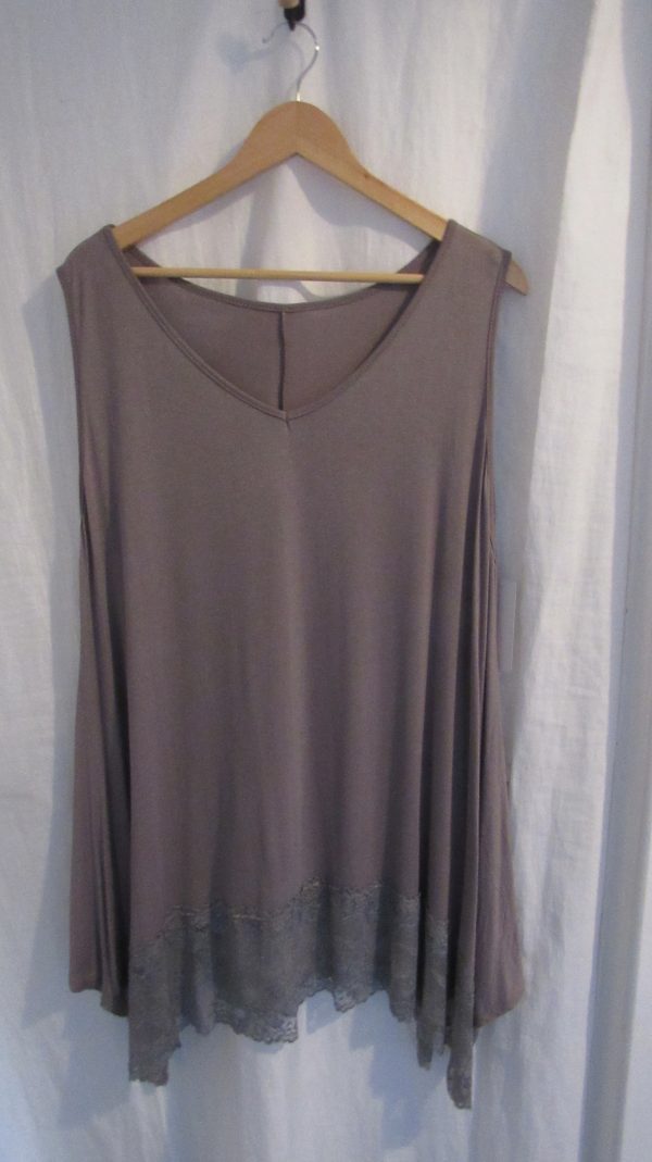 SALE SALE SALE New Ladies Lacy Bottom Mocha Longer Length Top V Neck One Size fits sizes 18 20 22 NON RETURNABLE - Image 2