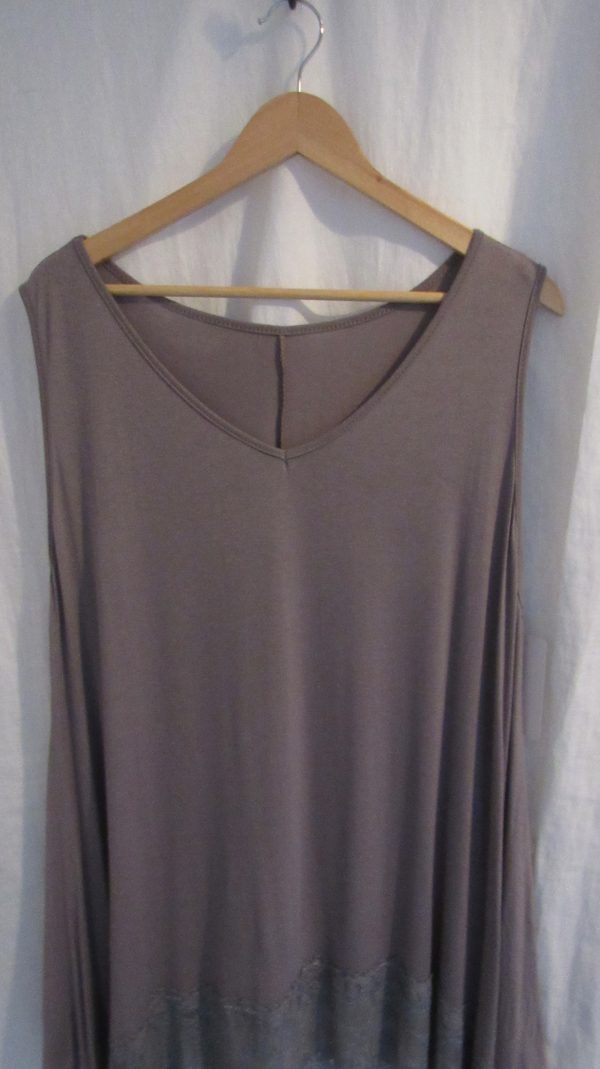 SALE SALE SALE New Ladies Lacy Bottom Mocha Longer Length Top V Neck One Size fits sizes 18 20 22 NON RETURNABLE - Image 3