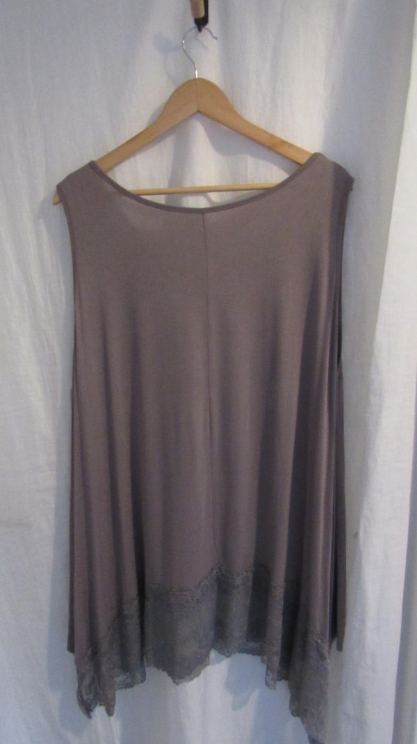 SALE SALE SALE New Ladies Lacy Bottom Mocha Longer Length Top V Neck One Size fits sizes 18 20 22 NON RETURNABLE - Image 5