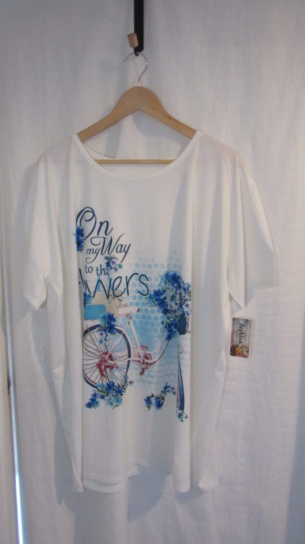 New Ladies White Flowers Print T-shirt One Size fits sizes 16 18 20 22
