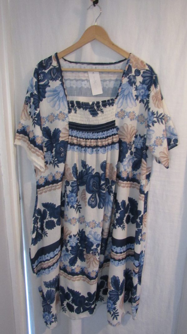 New Ladies Blue Floral Square Neckline Dress One Size fits sizes 18 20 22 240